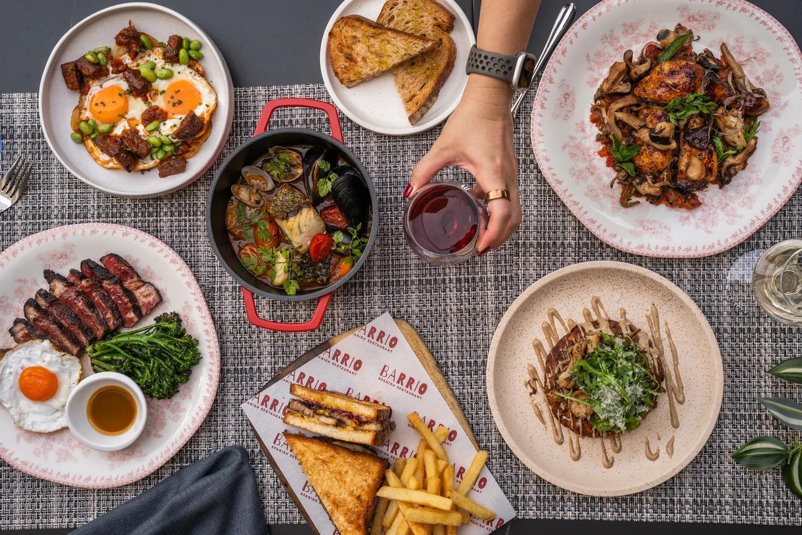 Barrio: Lunch Table