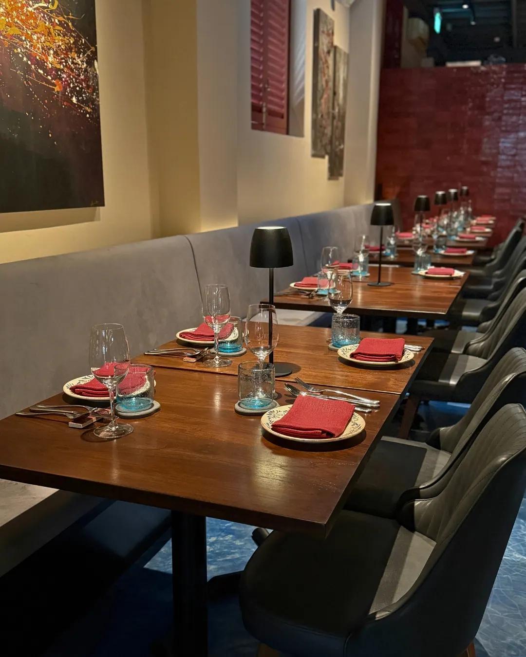 Cenzo dining space