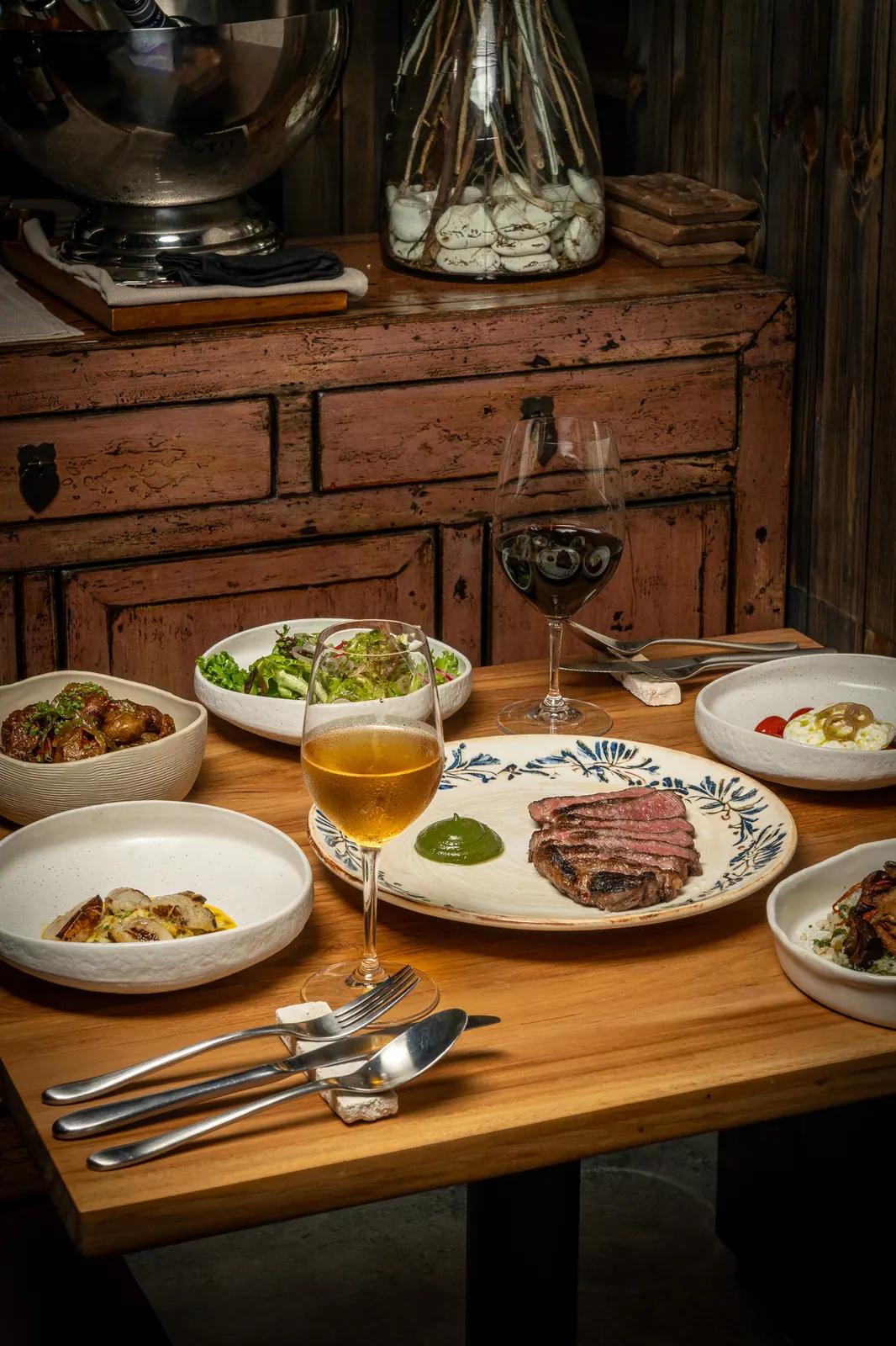Il Toro: Table shot 1