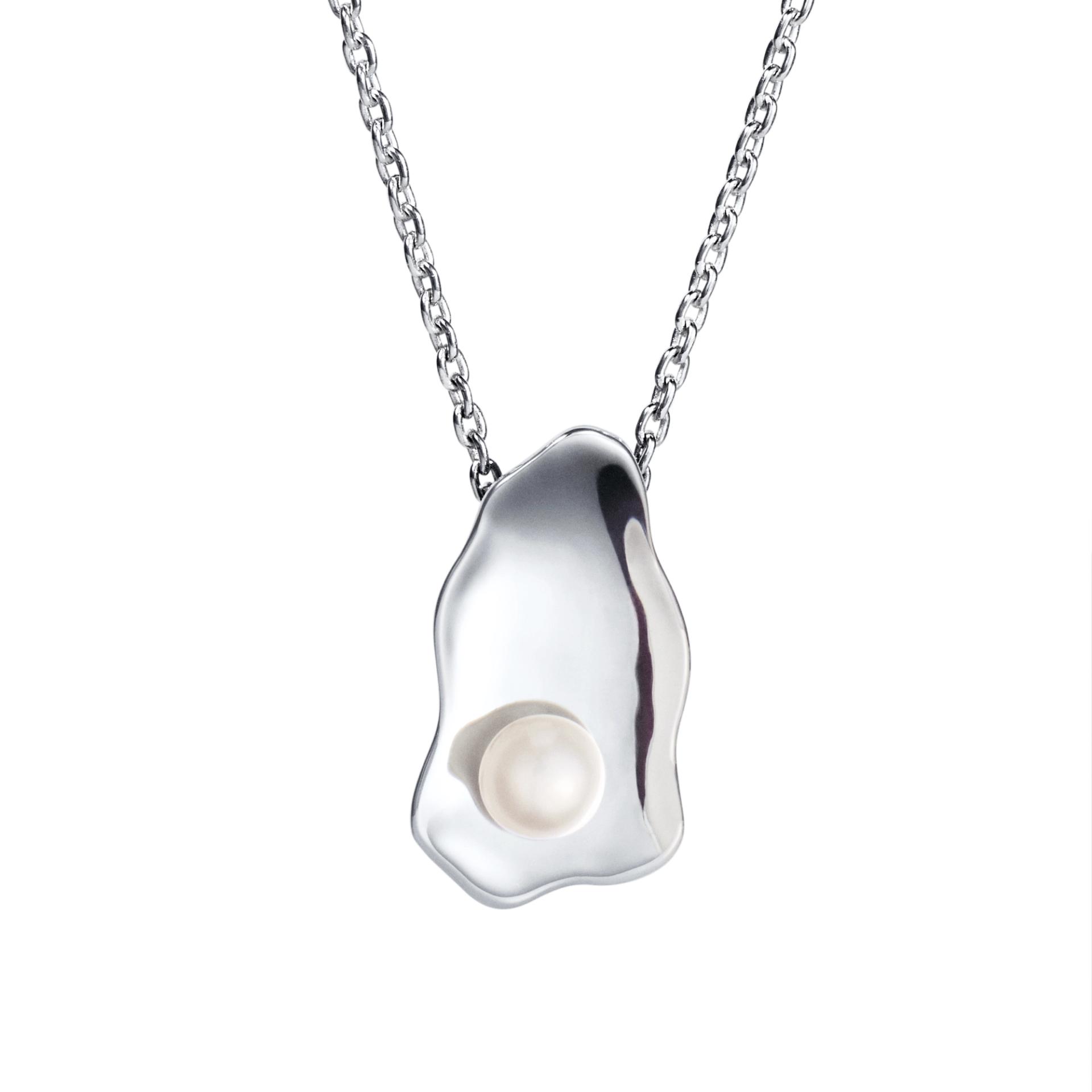 OYSTER NECKLACE
