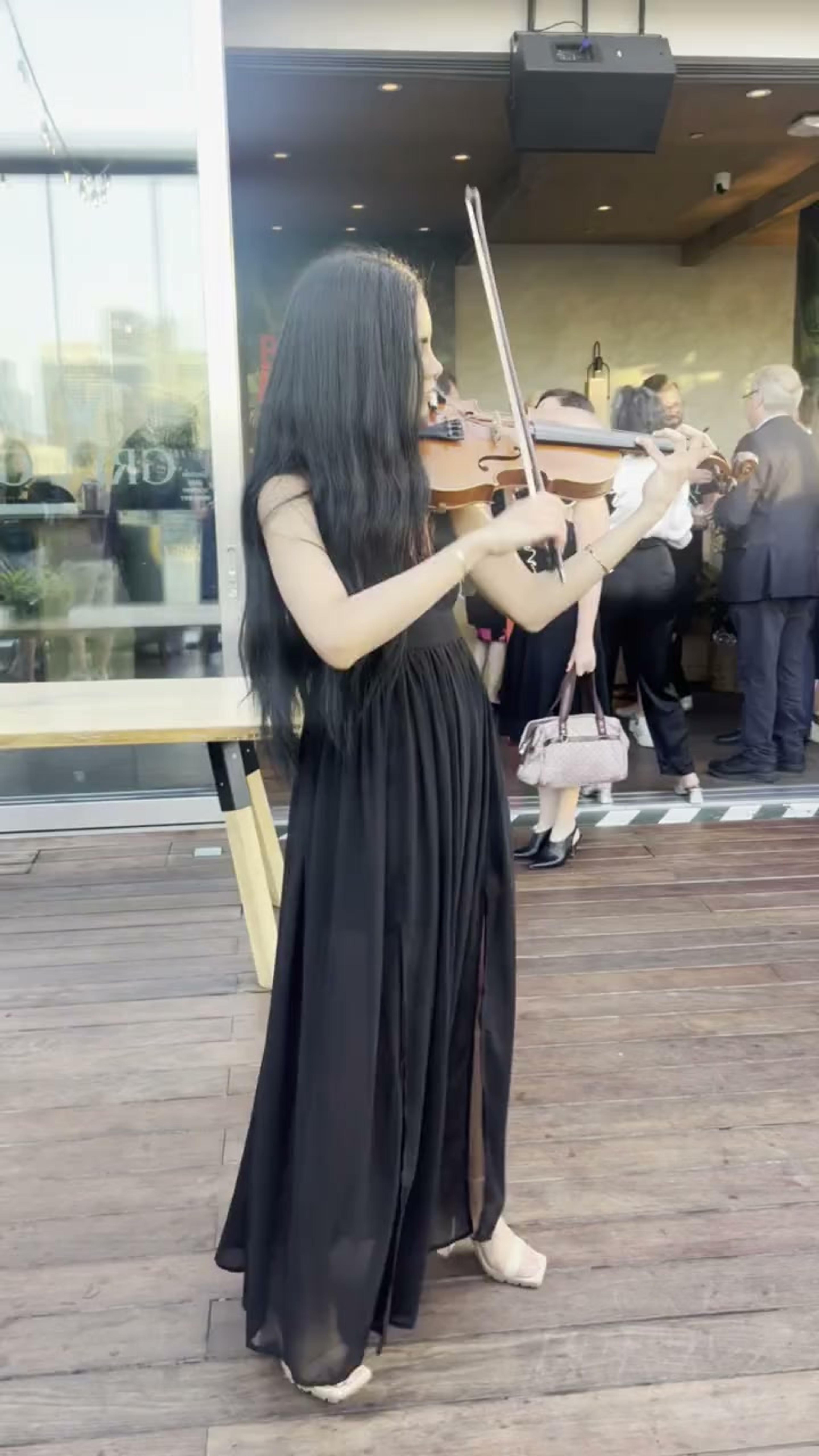 Daniela Olano performing