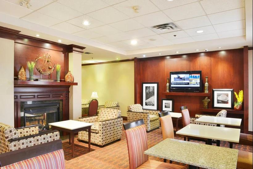 Hampton Inn by Hilton photo 2
