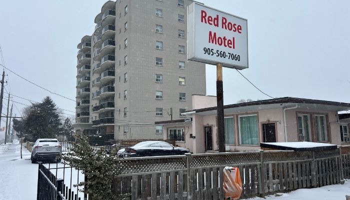 Hamilton councillor urges city to turn motel into housing amid crime concerns photo