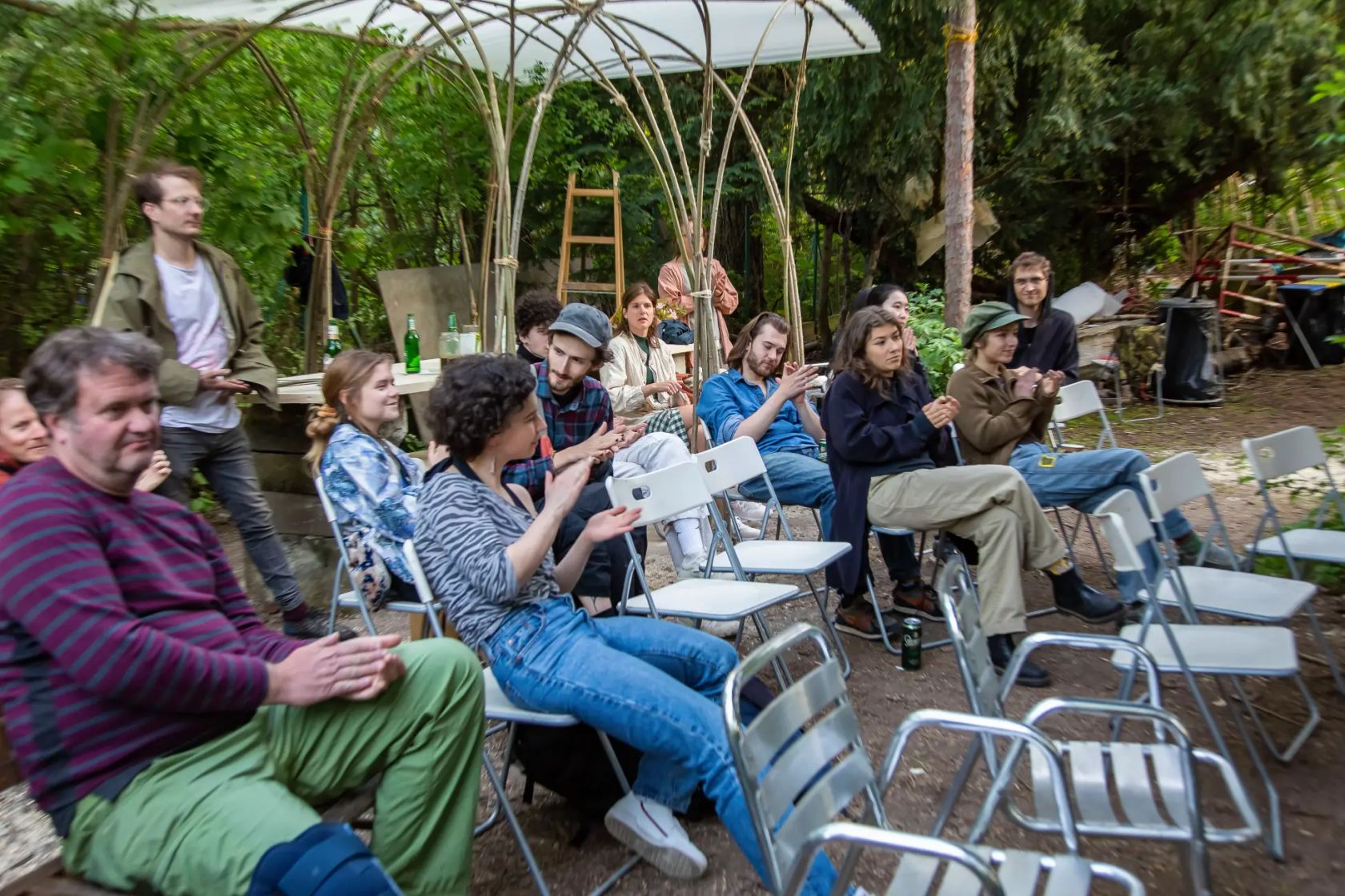 COMMUNITY, BUILDING AND LIVING SHARED ENVIRONMENTS