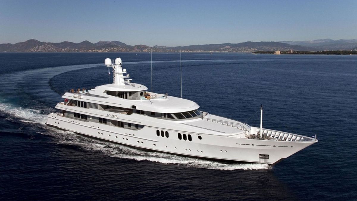 Top 10 Greece Yacht Charters Perfect for Large Groups & Celebrations in Summer 2026