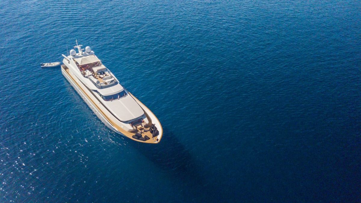 Luxury Motor Yacht 
