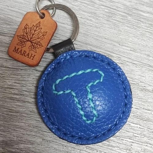 พวงกุญแจตัวอักษรภาษาอังกฤษ ดีไซน์หนังถัก หนังวัวแท้ สีน้ำตาล สำหรับห้อยกุญแจรถและตกแต่งกระเป๋า - 02