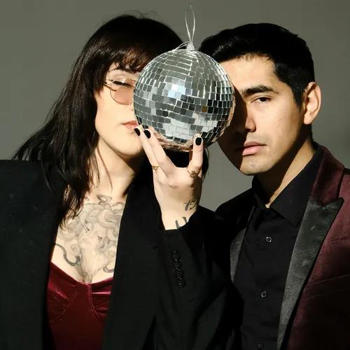 ภาพปกของบทความ การแต่งตัวของผู้ชายในเดทแรก: ความสำคัญที่คุณไม่ควรมองข้าม