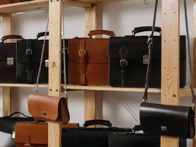 ภาพปกของบทความ ควรเก็บกระเป๋าแบรนด์เนมยังไง ให้สวยเหมือนใหม่เสมอ