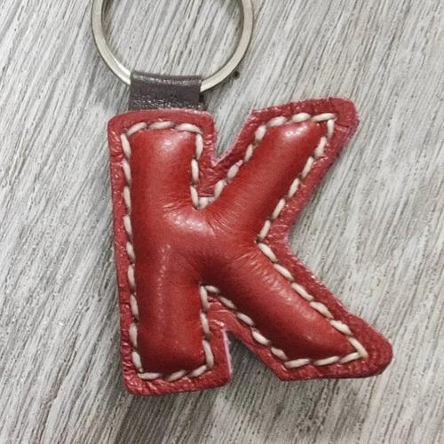 พวงกุญแจตัว K หนังแท้ 100% งานแฮนด์เมดดีไซน์เรียบหรู สีหนังธรรมชาติ - 04