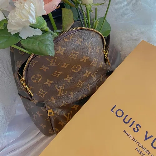 ประสบการณ์สุดพิเศษที่ได้รับจากการซื้อสินค้า Louis Vuitton พร้อมแพ็กเกจจิ้งที่หรูหรา