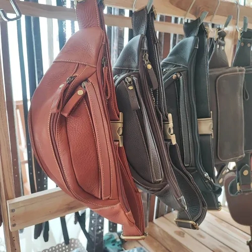 การนำกระเป๋าหนังมาผึ่งลมในที่ที่อากาศถ่ายเท