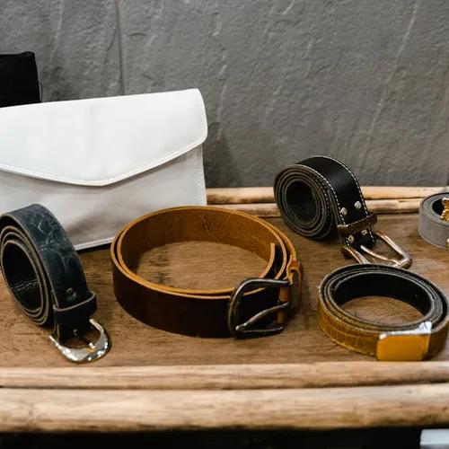 ภาพปกของบทความ วิธีแก้เข็มขัดหนังเหม็น