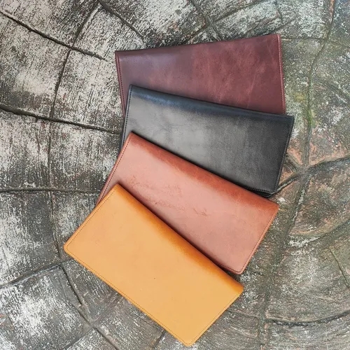 กระเป๋าสตางค์ใบยาวหนังแท้ ชนิดหนังออย สีน้ำตาลเข้ม โชว์ช่องใส่บัตร 13 ช่องด้านใน - 02