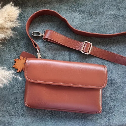 กระเป๋าสะพายหนังที่ผ่านการเลือกมาอย่างดี สะท้อนสไตล์และตอบโจทย์การใช้งานของผู้ใช้