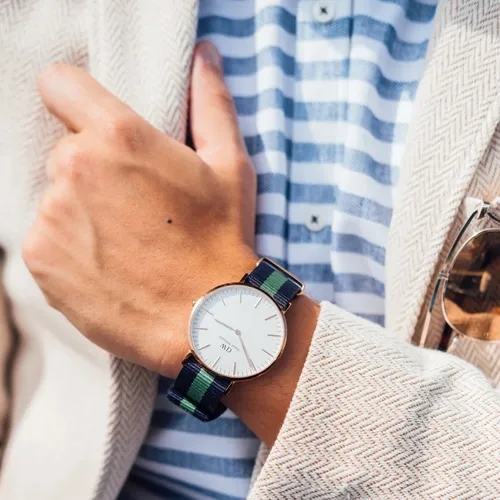 การเลือกนาฬิกาที่เข้าชุดเป็นรายละเอียดสำคัญของการแต่งตัวสร้างความประทับใจ