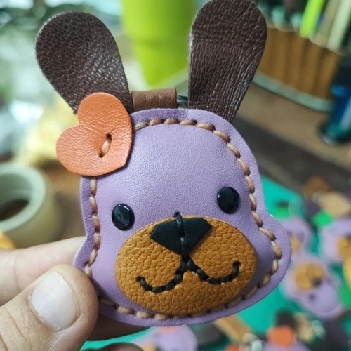 พวงกุญแจหนังแท้รูปกระต่าย งานแฮนด์เมดเย็บมือ สำหรับห้อยกระเป๋าและกุญแจรถ - 03