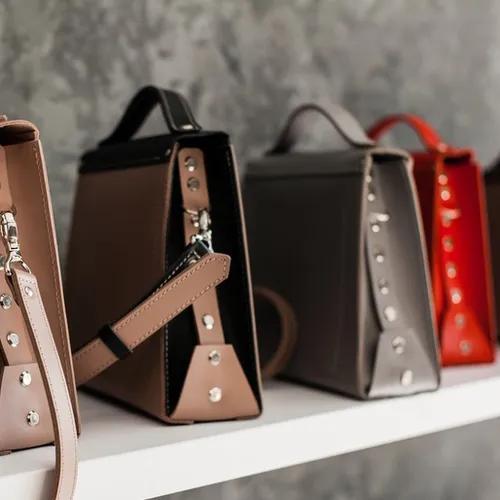 ภาพปกของบทความ กระเป๋าหนัง PU ใช้งานได้กี่ปี?