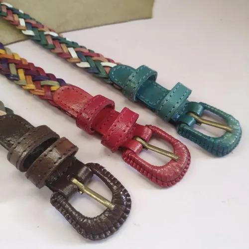 เข็มขัดหนังแท้สายถักแบนสีน้ำตาล ทำจากหนังวัวแท้ 100% หัวเข็มขัดสีเงิน - 01