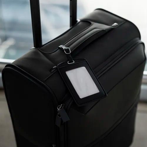 ภาพปกของบทความ ป้ายห้อยกระเป๋าเดินทาง: สร้างสไตล์คุ้มค่าในทุกโอกาส