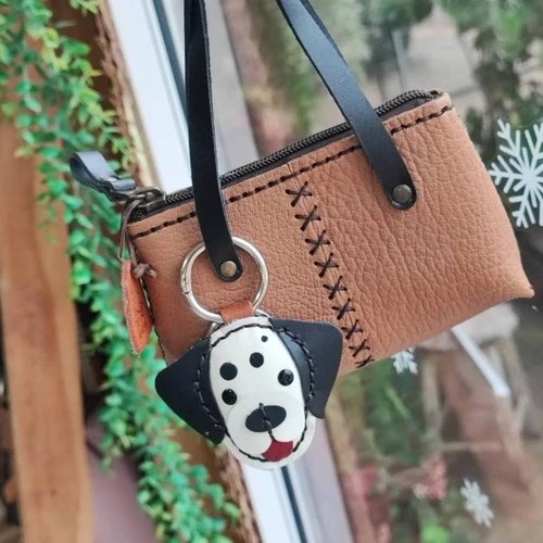 พวงกุญแจดัลเมเชียนหนังแท้สีขาวดำ ดีไซน์งานแฮนด์เมดเย็บมือ ขนาด 5x5 ซม. - 05