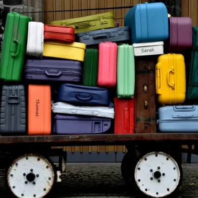 ภาพปกของบทความ ปัญหากระเป๋าเดินทางโดนหยิบสลับ…แก้ได้ง่าย ๆ ด้วย 5 ทริคนี้!