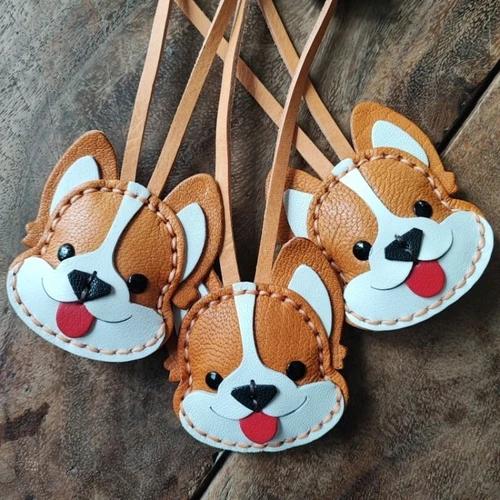 ที่ห้อยกระเป๋าคอร์กี้ หนังแท้ 100% งานแฮนด์เมดเย็บมือ พวงกุญแจตกแต่งกระเป๋าสุนัข Corgi