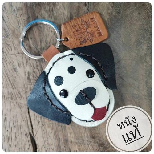 พวงกุญแจดัลเมเชียนหนังแท้สีขาวดำ ดีไซน์งานแฮนด์เมดเย็บมือ ขนาด 5x5 ซม.