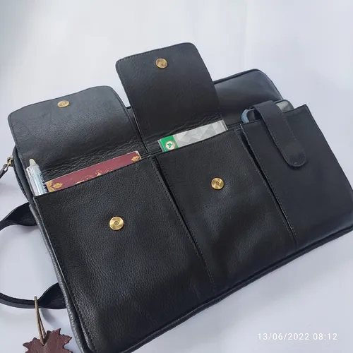 กระเป๋าหนังสีดำอเนกประสงค์สำหรับวันสบายๆ และโอกาสพิเศษ