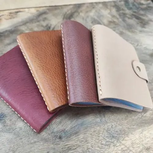 กระเป๋าใส่บัตรแฮนด์เมดทำจากหนังแท้คุณภาพดี 4 ใบ