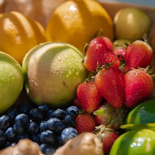 กระเช้าผลไม้สด ไอเดียของขวัญสงกรานต์ผู้ใหญ่เพื่อสุขภาพ