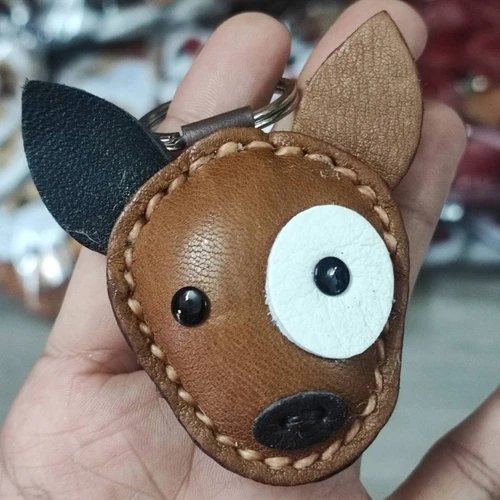 พวงกุญแจสุนัขหนังแท้แฮนด์เมด รูปหมาไทยและบลูเทอเรีย งานฝีมือเย็บประณีตสีน้ำตาลและขาวด่าง - 02