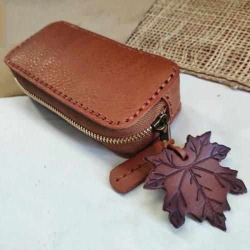 กระเป๋าหนังแท้ฟอกฝาดอิตาลีสีน้ำตาลธรรมชาติ ทรงยาวซิปรูด สำหรับใส่เหรียญและบัตร งานแฮนด์เมด