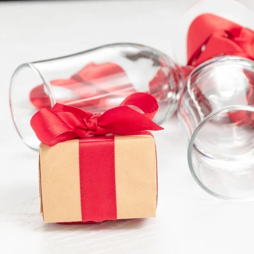 การออกแบบแพ็กเกจจิ้งที่สวยงามช่วยเพิ่มมูลค่าให้ของชำร่วย