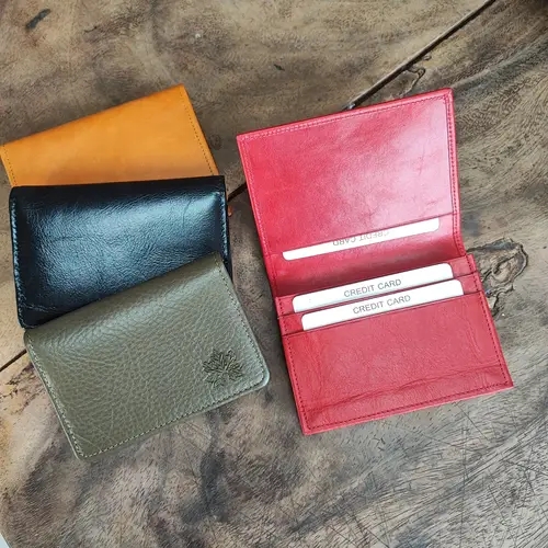 การใช้ Card Holder เป็นอีกหนึ่งวิธีจัดระเบียบกระเป๋าสตางค์ให้ตอบโจทย์ยุคดิจิทัล