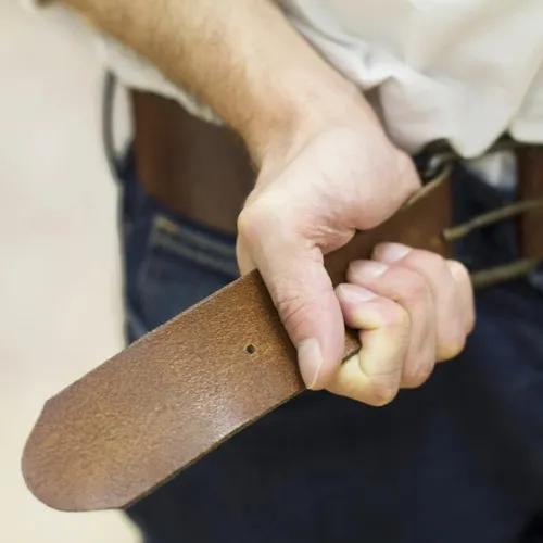 ภาพปกของบทความ เข็มขัดหนังตากแดดได้ไหม? ความจริงที่คุณควรรู้