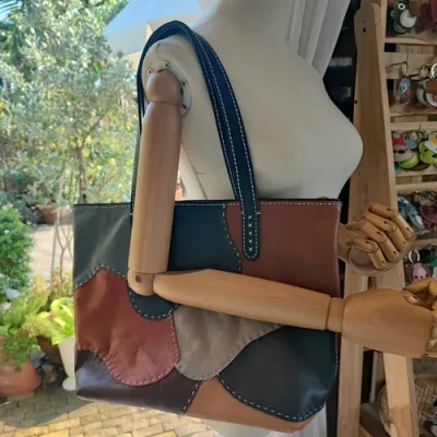 ภาพปกของบทความ การเลือกใช้กระเป๋าอย่างไร ไม่ปวดไหล่