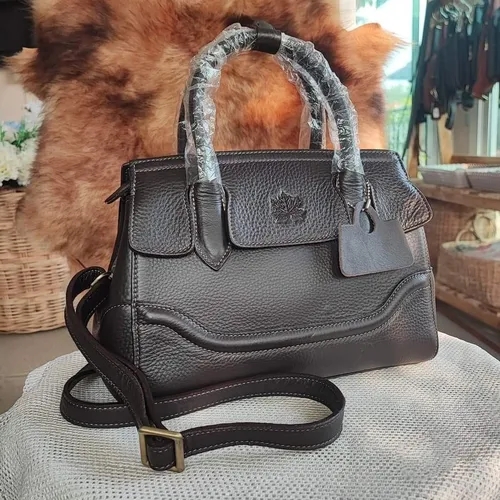 กระเป๋าถือหนังแท้สีน้ำตาลเข้มคุณภาพสูง