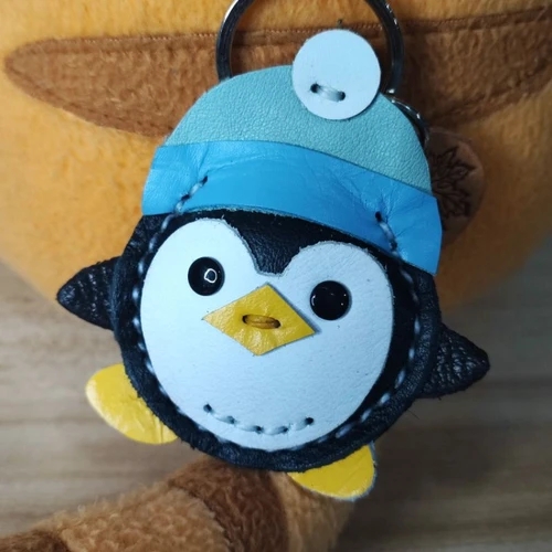 พวงกุญแจเพนกวินหนังแท้ งานแฮนด์เมด สีดำขาว ห้อยกระเป๋าและกุญแจ - 03