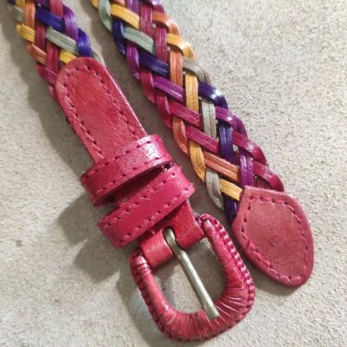 เข็มขัดหนังแท้สายถักแบนสีน้ำตาล ทำจากหนังวัวแท้ 100% หัวเข็มขัดสีเงิน - 03