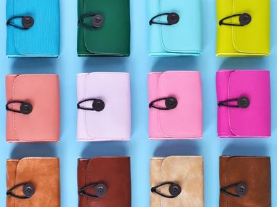 สีกระเป๋าตามวันเกิด หน้าปก