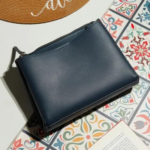 ภาพปกของบทความ กำจัดกลิ่นหนัง PVC: วิธีง่ายๆ ที่คุณไม่ควรพลาด