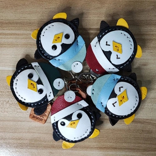 พวงกุญแจเพนกวินหนังแท้ งานแฮนด์เมด สีดำขาว ห้อยกระเป๋าและกุญแจ - 01