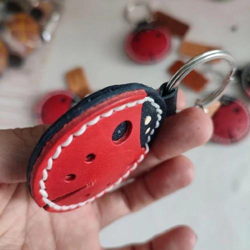 พวงกุญแจเต่าทองหนังแท้แฮนด์เมด ดีไซน์สีสันสดใสสำหรับห้อยกระเป๋าและกุญแจรถ - 05