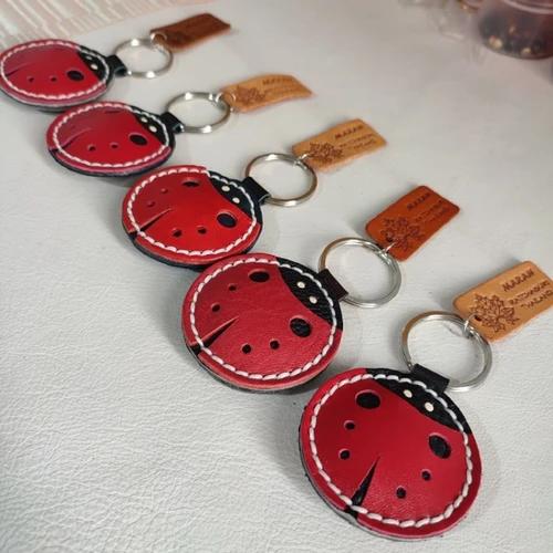 พวงกุญแจเต่าทองหนังแท้แฮนด์เมด ดีไซน์สีสันสดใสสำหรับห้อยกระเป๋าและกุญแจรถ - 06