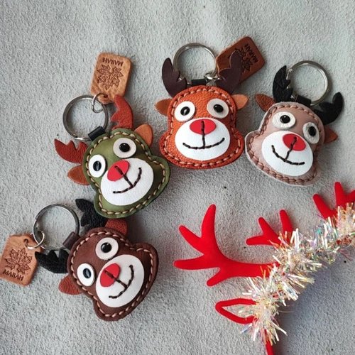 พวงกุญแจกวางหนังแท้ งานแฮนด์เมดสีน้ำตาล ดีไซน์มินิมอลสำหรับห้อยกุญแจรถและตกแต่งกระเป๋า - 02