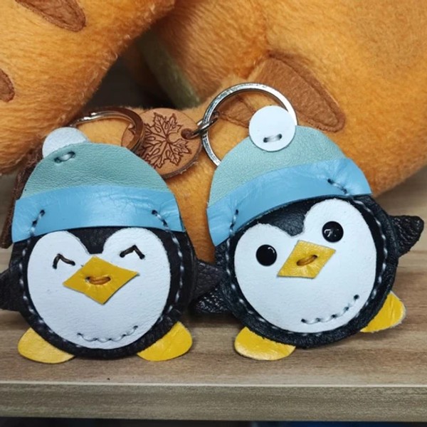 พวงกุญแจเพนกวินหนังแท้ งานแฮนด์เมด สีดำขาว ห้อยกระเป๋าและกุญแจ