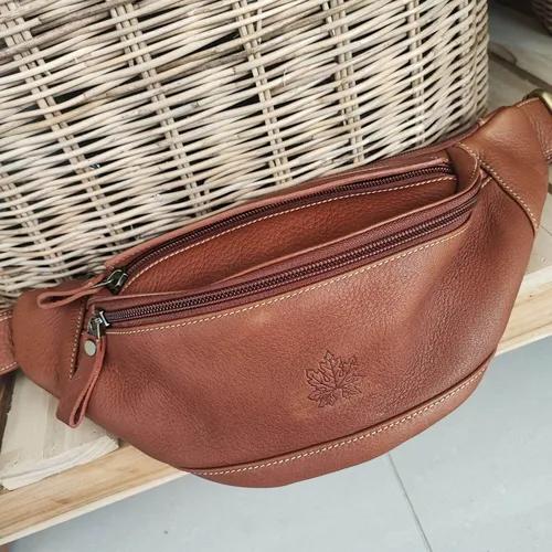 กระเป๋าคาดอกหนังวัวแท้สีดำ ดีไซน์เรียบหรู สำหรับผู้ชายและผู้หญิง - 01