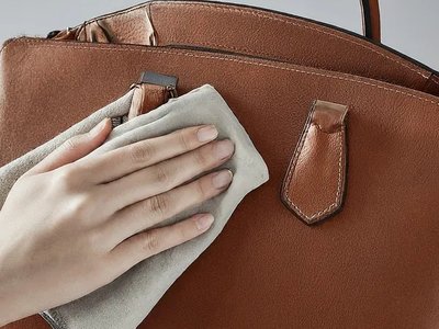 ภาพปกของบทความ เคล็ดลับ ดูแลกระเป๋าหนัง ของคุณให้คงความสวยงามยาวนาน