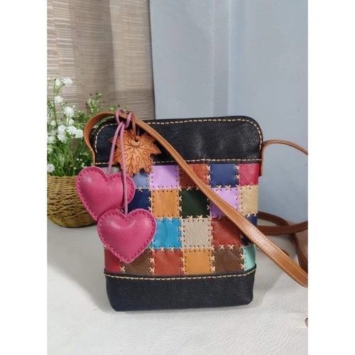 ที่ห้อยกระเป๋าหนังแท้รูปหัวใจ สีสวย งานแฮนด์เมดเย็บมือ สำหรับตกแต่งกระเป๋าและพวงกุญแจ - 05